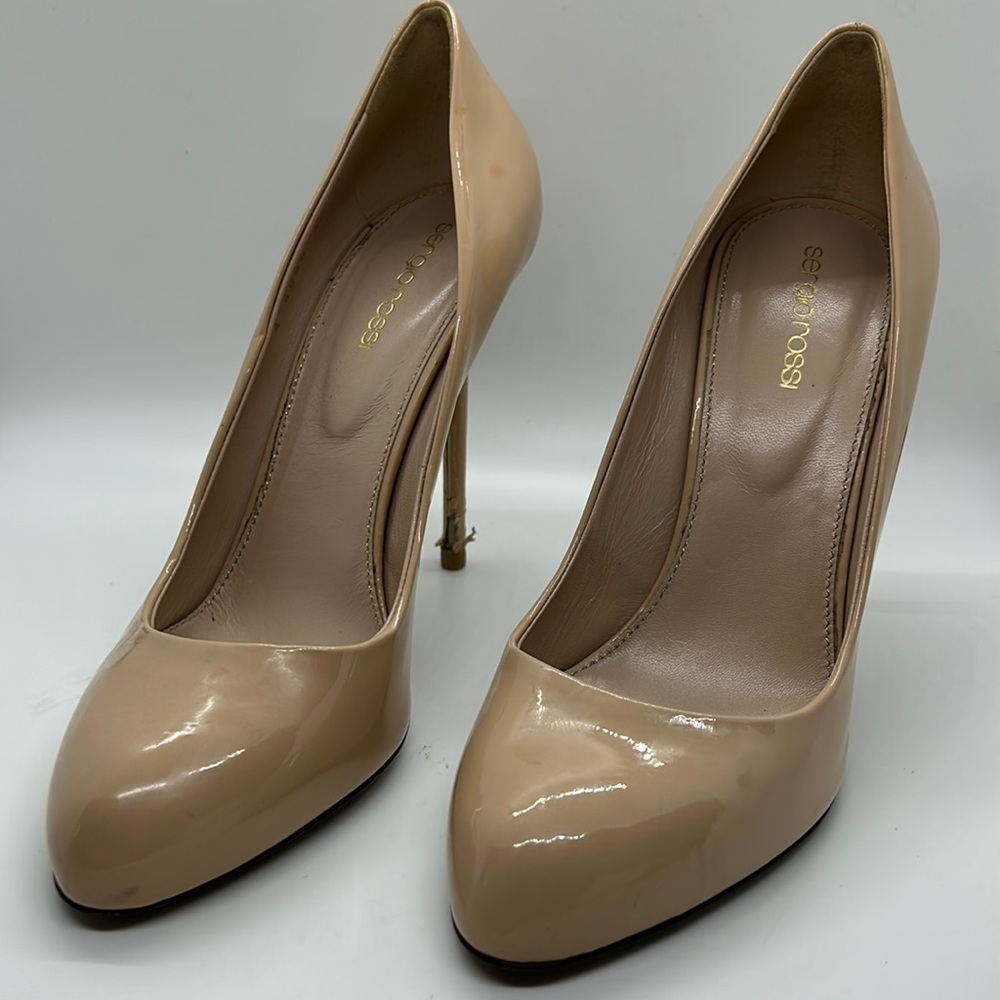 Sergio Rossi Godiva Patent Pumps. 39
